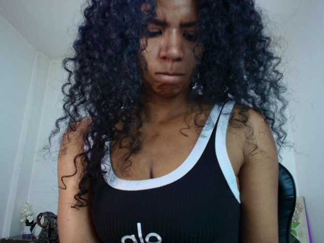  Ellie-Alves chat room