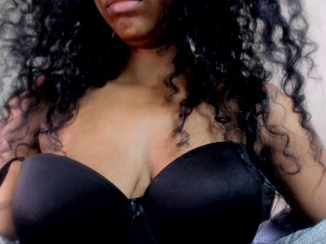  Ellie-Alves chat room