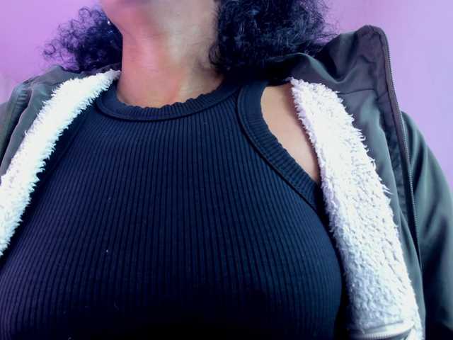 Ellie-Alves webcam bongacams model stream image