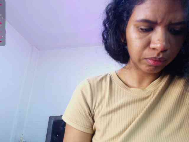 Ellie-Alves webcam
