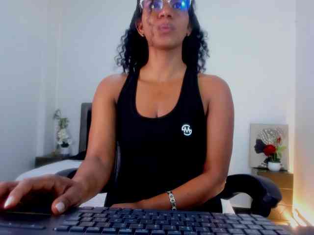 Ellie-Alves webcam