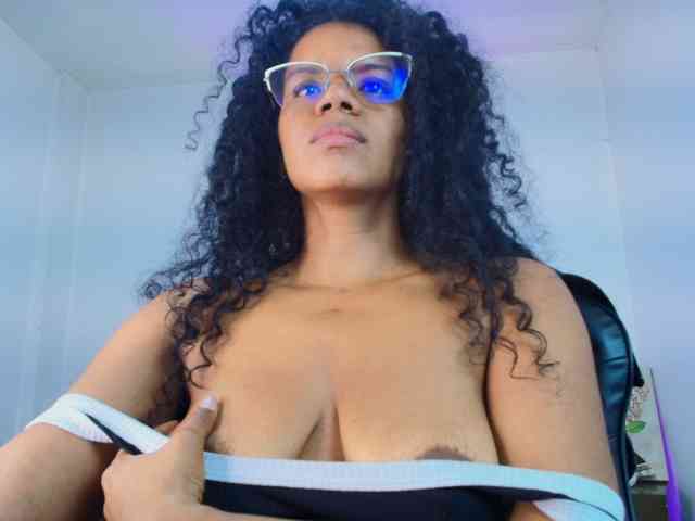Ellie-Alves webcam