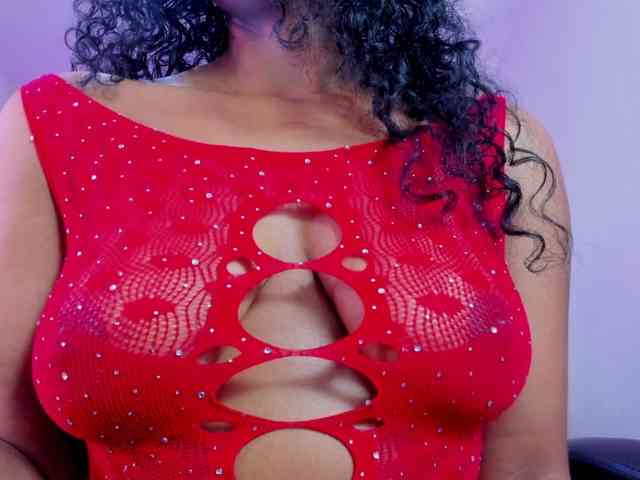 Ellie-Alves Ellie-Alves