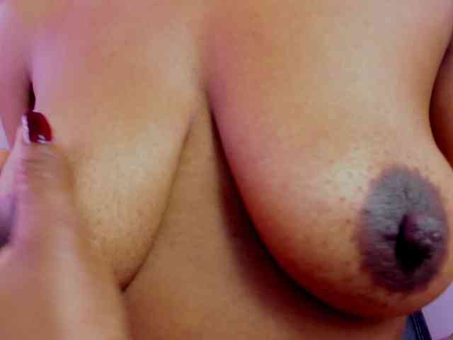 Ellie-Alves Ellie-Alves