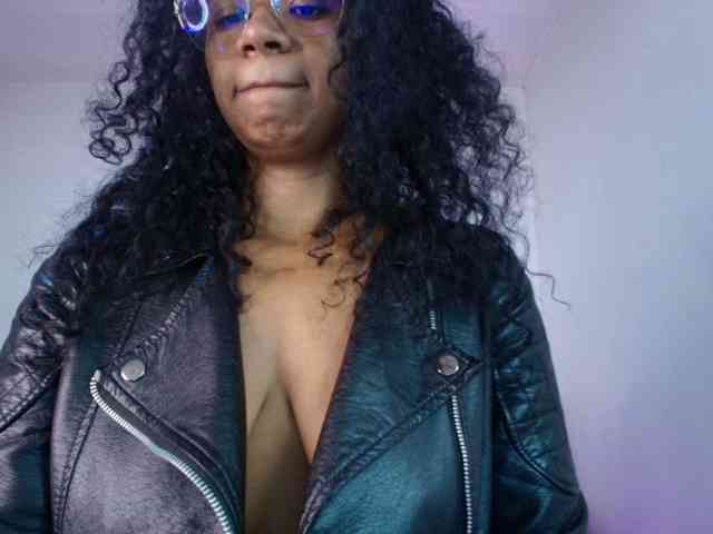 Ellie-Alves webcam