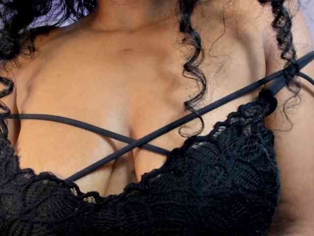Ellie-Alves webcam