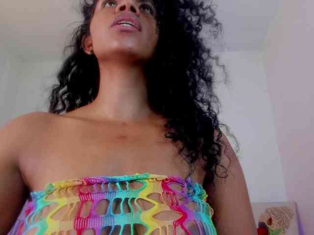 Ellie-Alves webcam