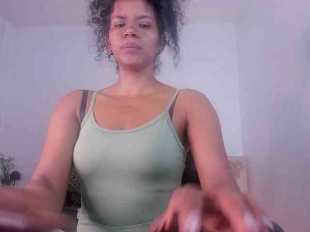 Ellie-Alves webcam