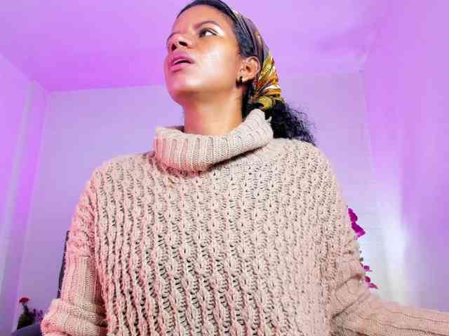 Ellie-Alves Ellie-Alves