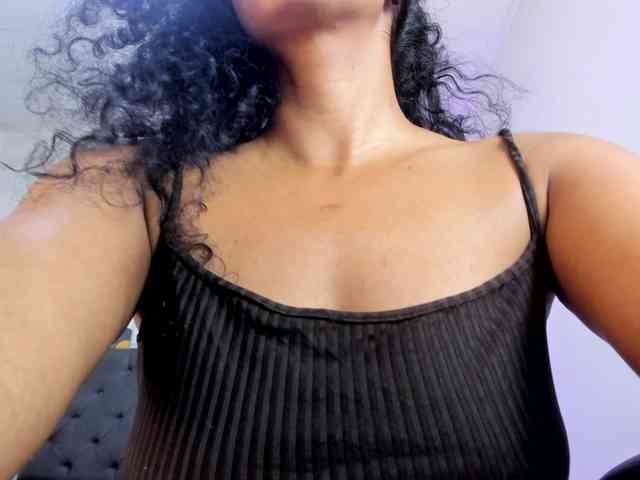 Ellie-Alves webcam