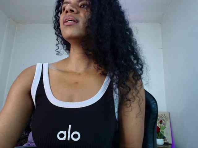 Ellie-Alves webcam