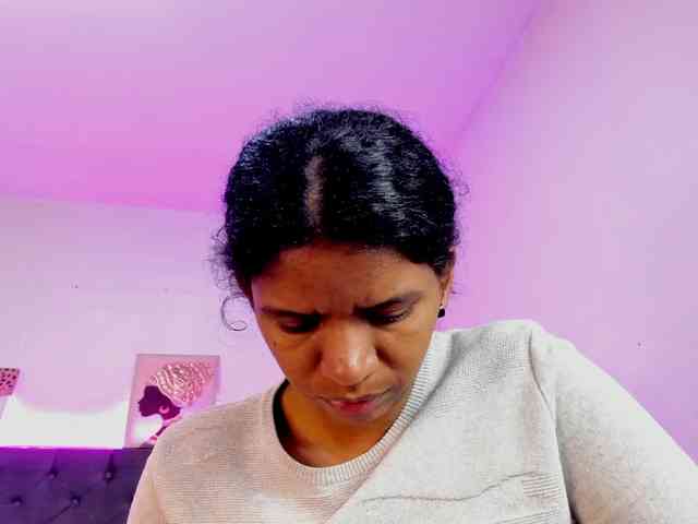 Ellie-Alves webcam