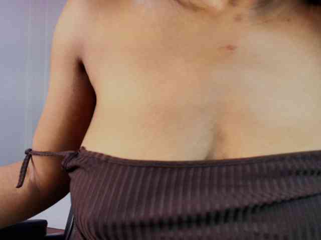 Ellie-Alves webcam