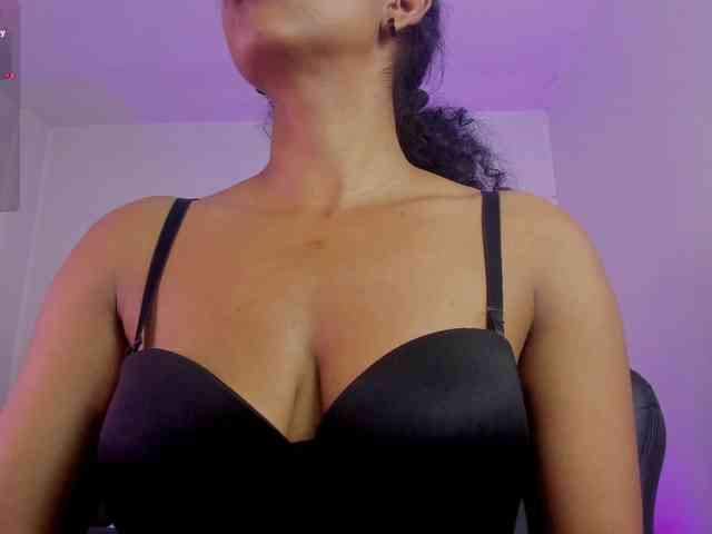 Ellie-Alves Live Webcam on BongaCams