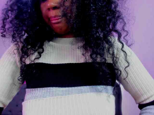 Ellie-Alves Ellie-Alves