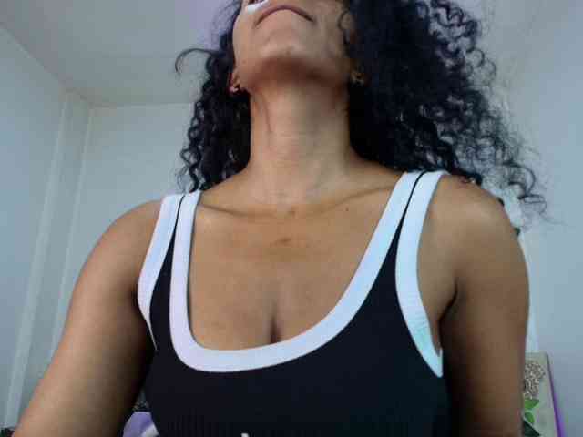 Ellie-Alves webcam