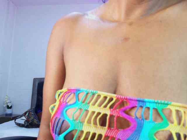 Ellie-Alves webcam