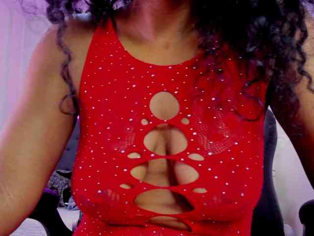 Ellie-Alves Ellie-Alves