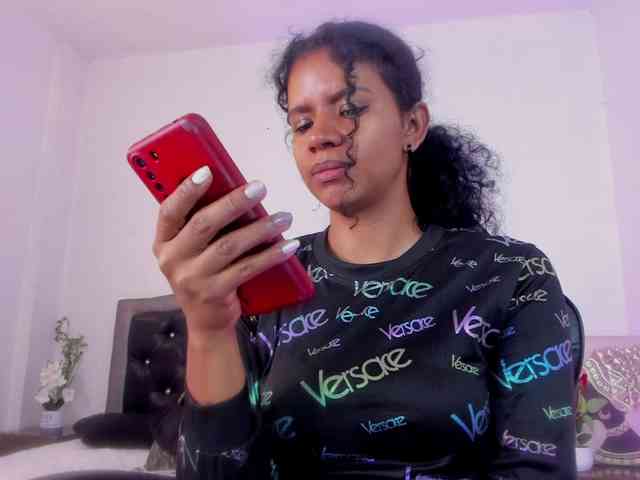 Ellie-Alves webcam
