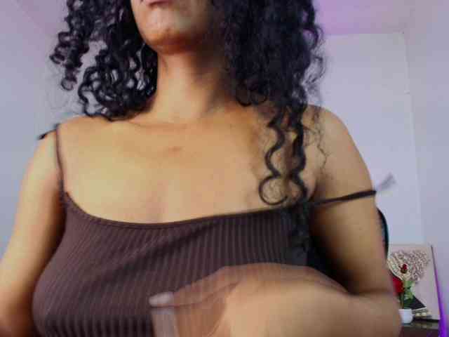 Ellie-Alves webcam