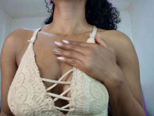 Ellie-Alves webcam