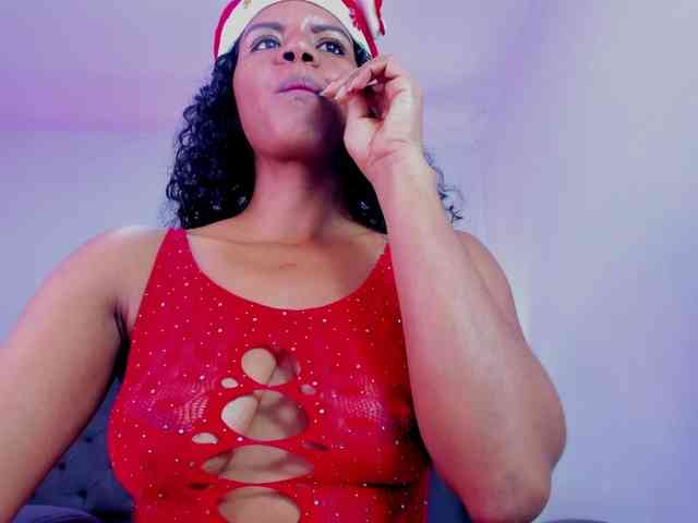 Ellie-Alves Ellie-Alves