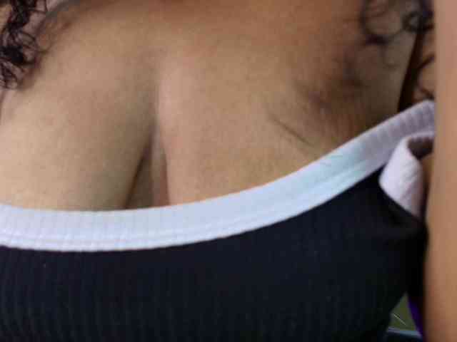 Ellie-Alves webcam