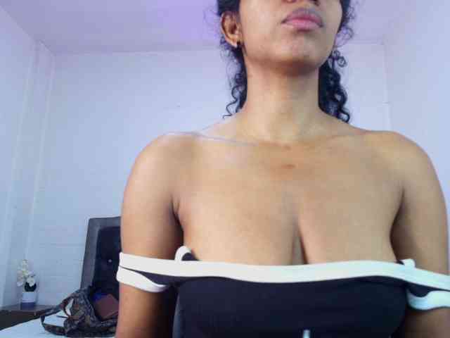 Ellie-Alves webcam