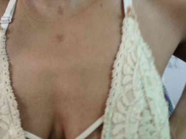 Ellie-Alves webcam