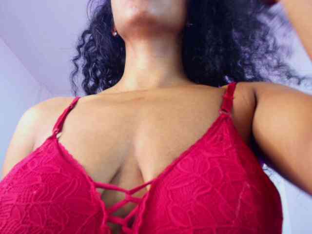 Ellie-Alves webcam
