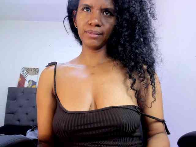 Ellie-Alves webcam