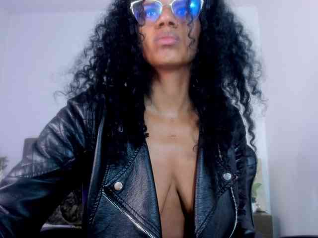 Ellie-Alves webcam