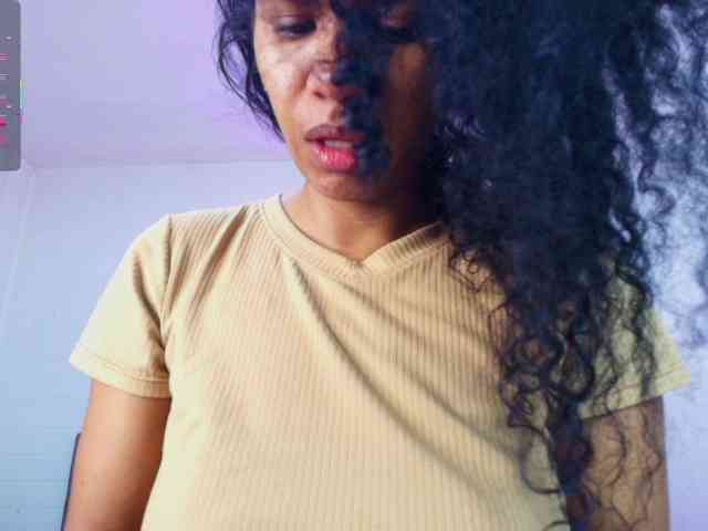Ellie-Alves webcam