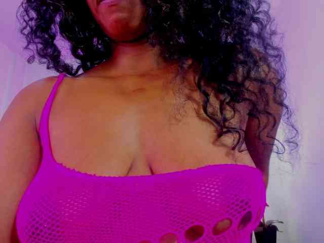 Ellie-Alves Ellie-Alves