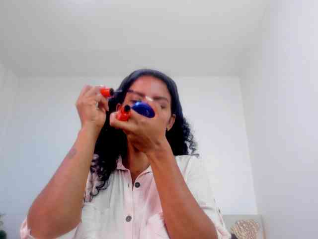 Ellie-Alves webcam