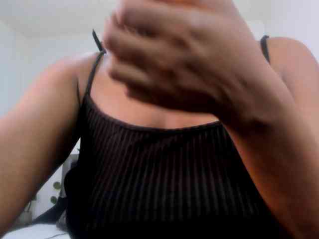Ellie-Alves webcam
