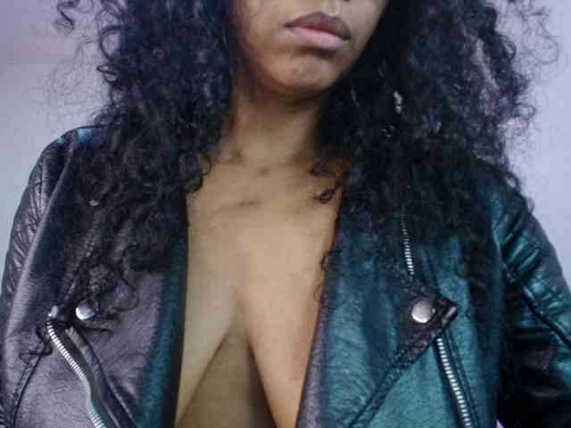 Ellie-Alves webcam