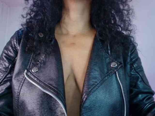 Ellie-Alves webcam