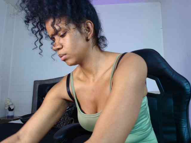 Ellie-Alves webcam
