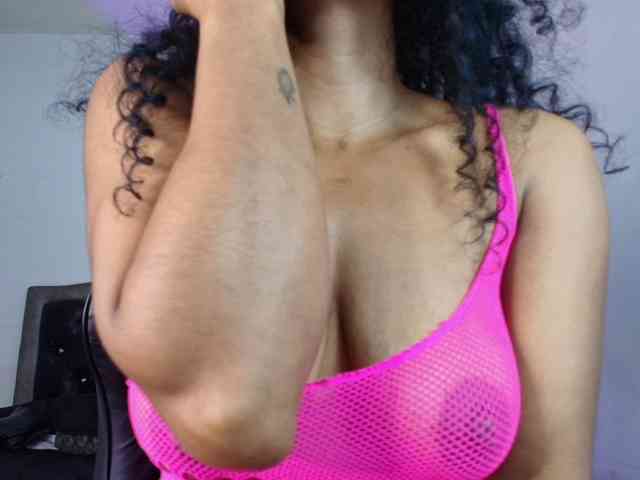 Ellie-Alves webcam