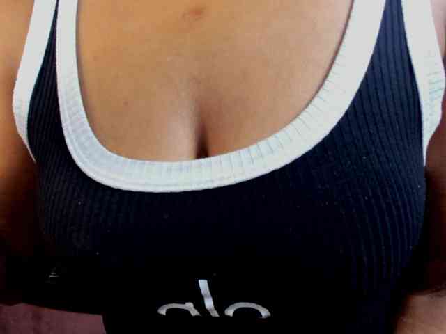 Ellie-Alves Ellie-Alves