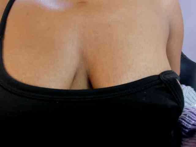 Ellie-Alves webcam