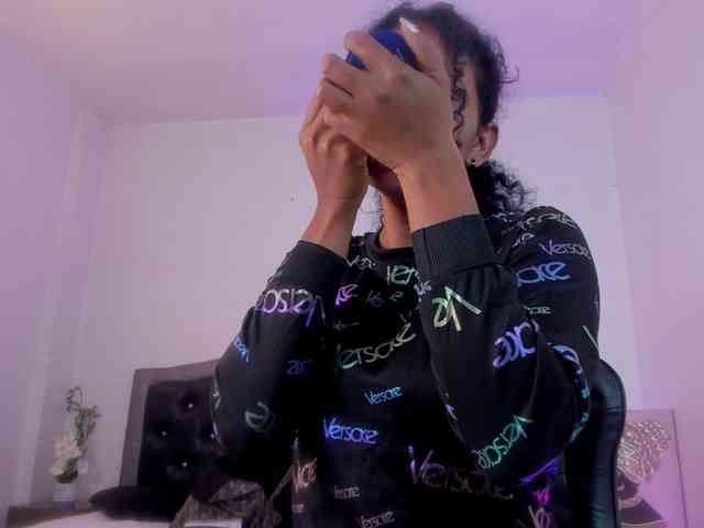 Ellie-Alves webcam