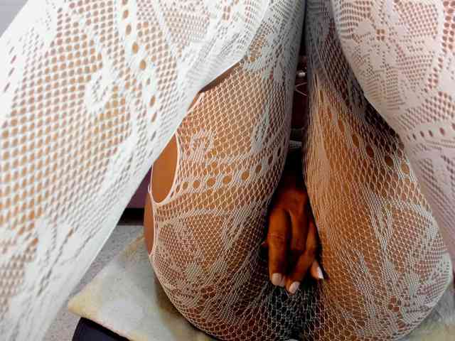 Ellie-Alves Ellie-Alves