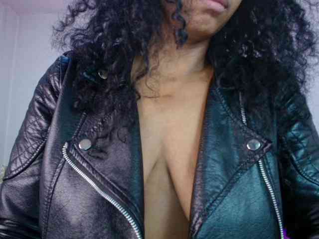 Ellie-Alves webcam