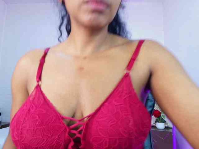 Ellie-Alves webcam