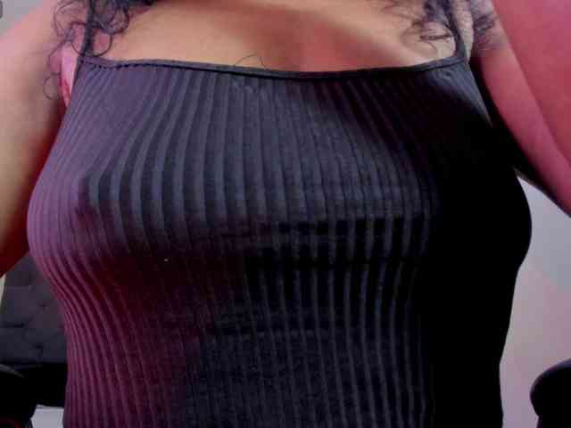 Ellie-Alves Ellie-Alves