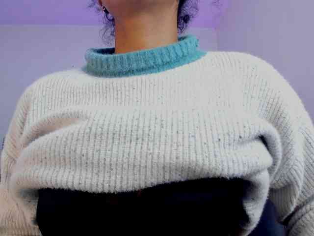 Ellie-Alves Ellie-Alves