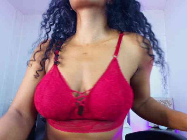 Ellie-Alves webcam