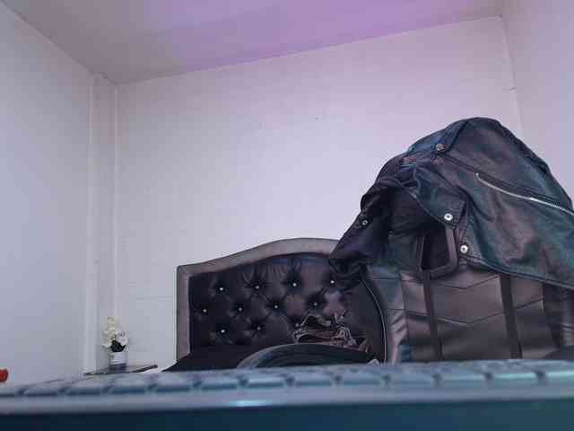 Ellie-Alves webcam